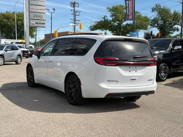 Chrysler Pacifica 2025 photo 4
