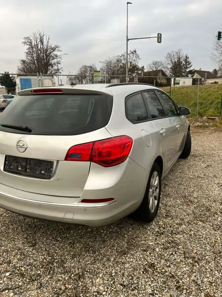 Opel Astra 2014 photo 3