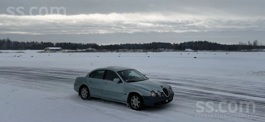 Jaguar S-Type 1999 photo 4