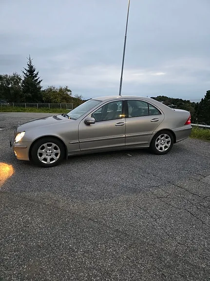 Mercedes-Benz C200 2005 photo 2