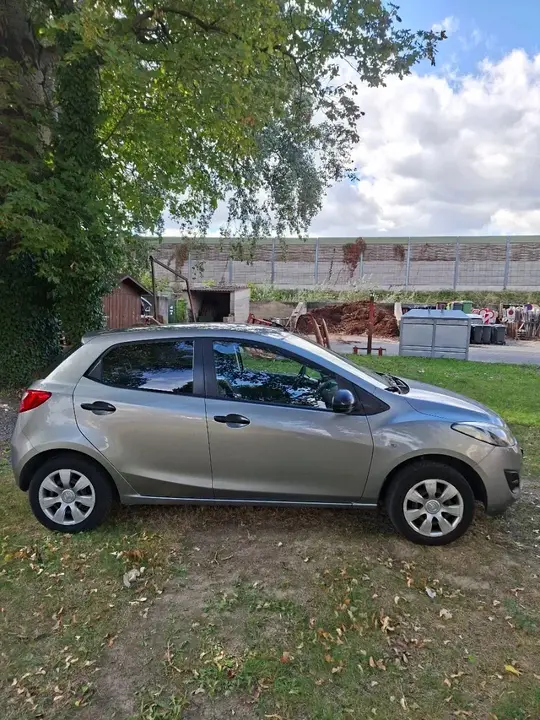 Mazda Mazda2