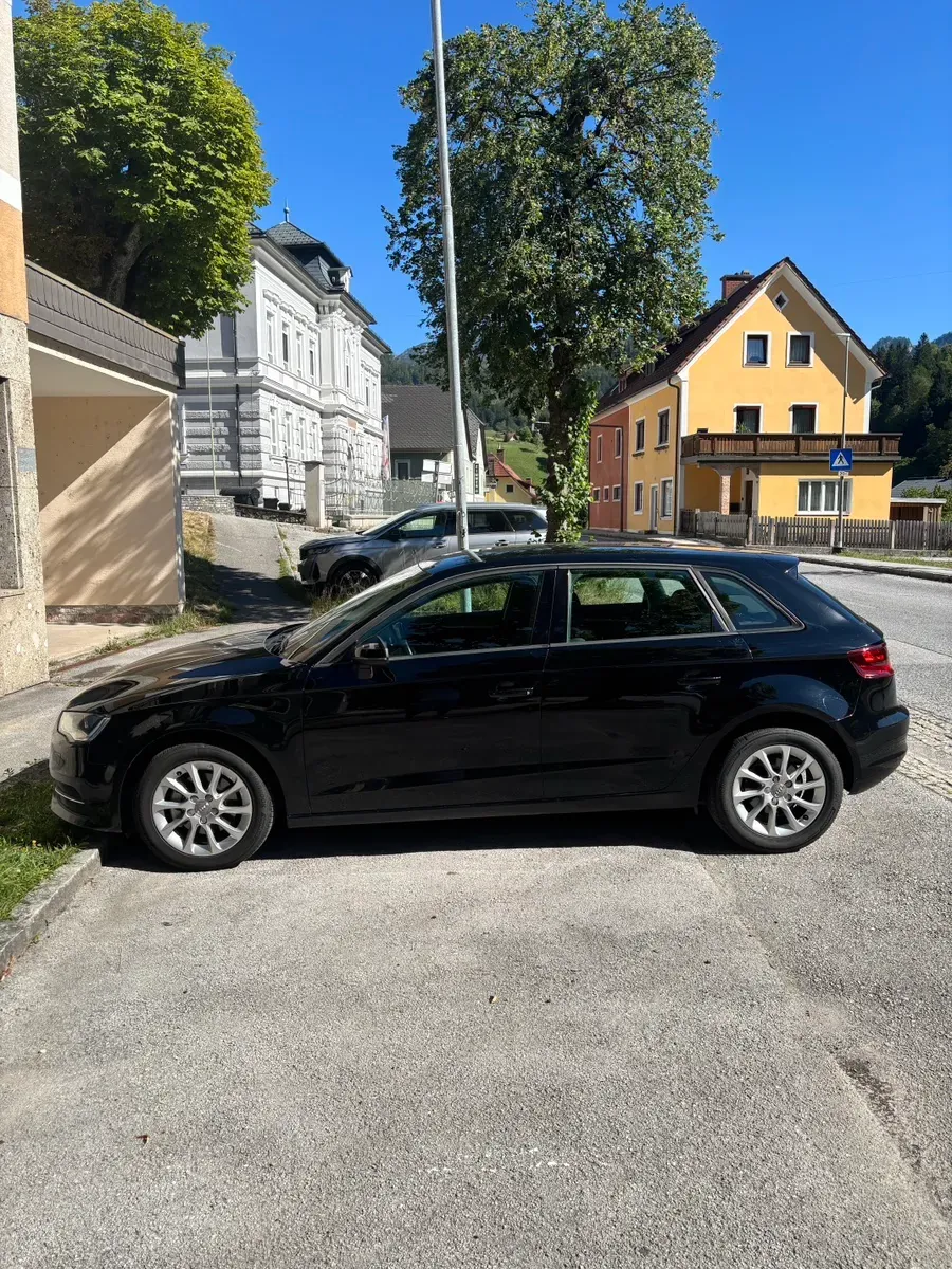 Audi A3 2015 photo 2