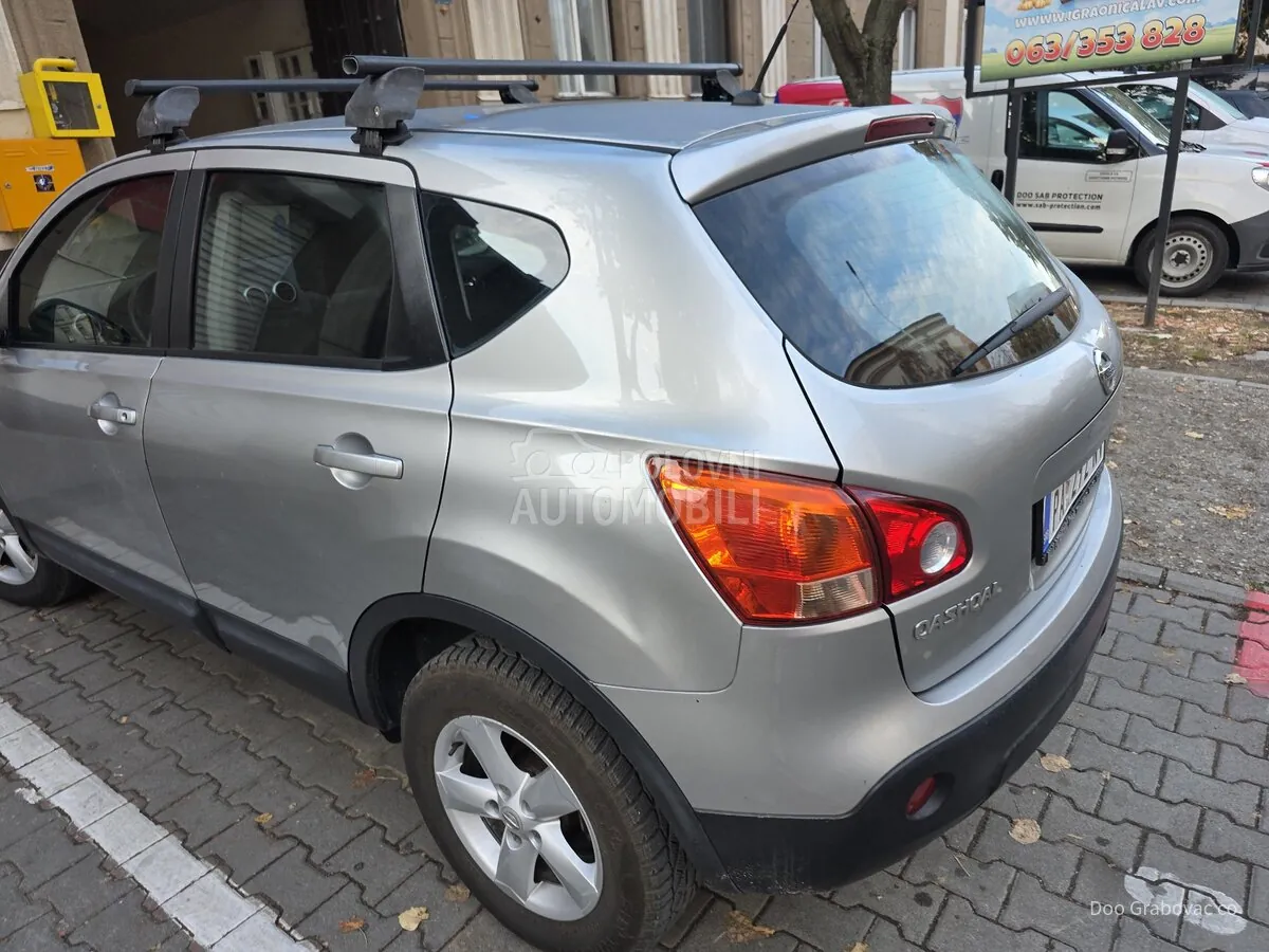 Nissan Qashqai 2010 photo 2