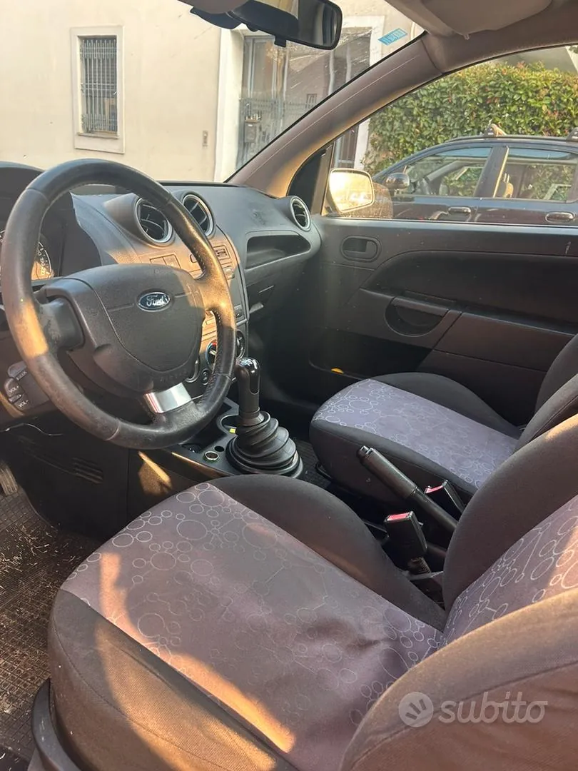 Ford Fiesta 2008 photo 5