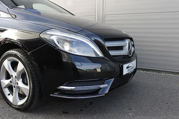 Mercedes-Benz 180 B 2014 photo 4