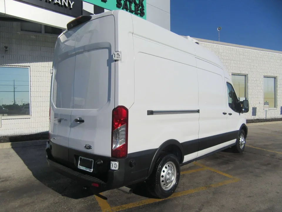 Ford Transit 2024 photo 5