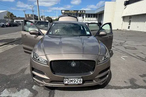 Jaguar F-Pace