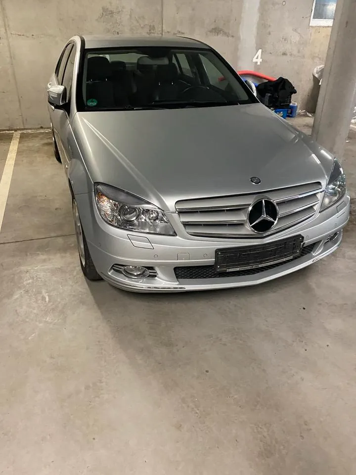Mercedes-Benz C 230