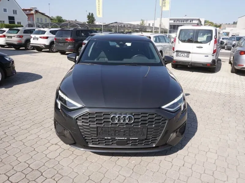 Audi A3 2022 photo 2