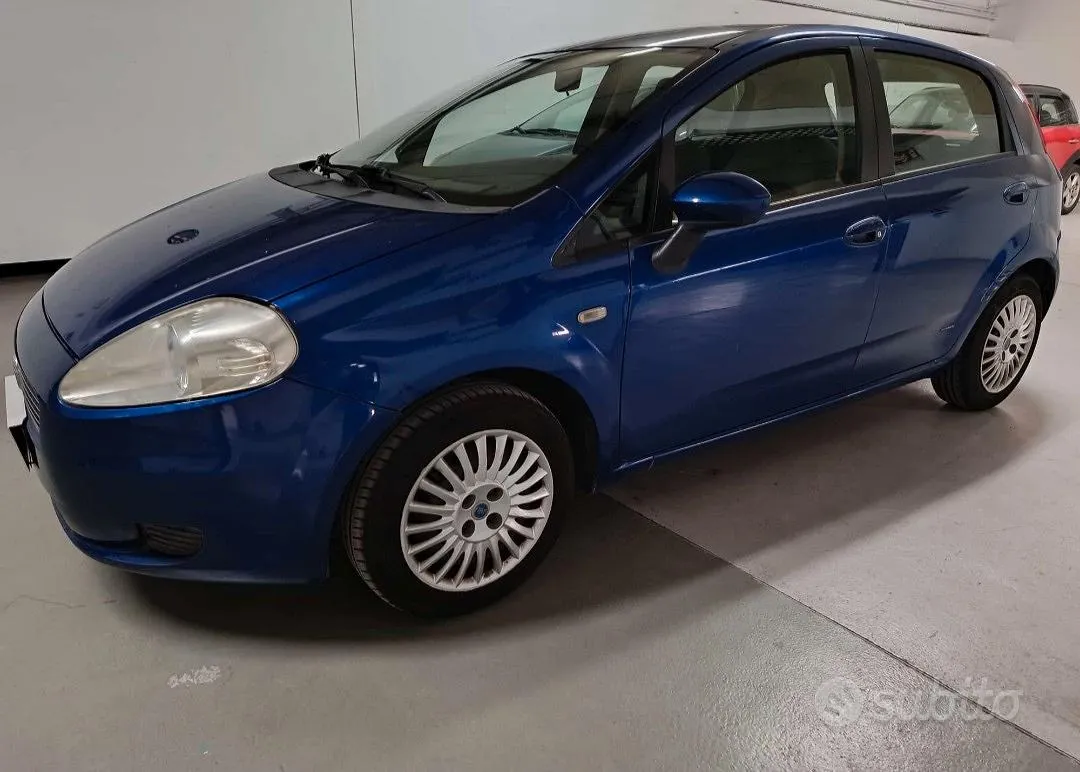 Fiat Grande Punto 2007 photo 2