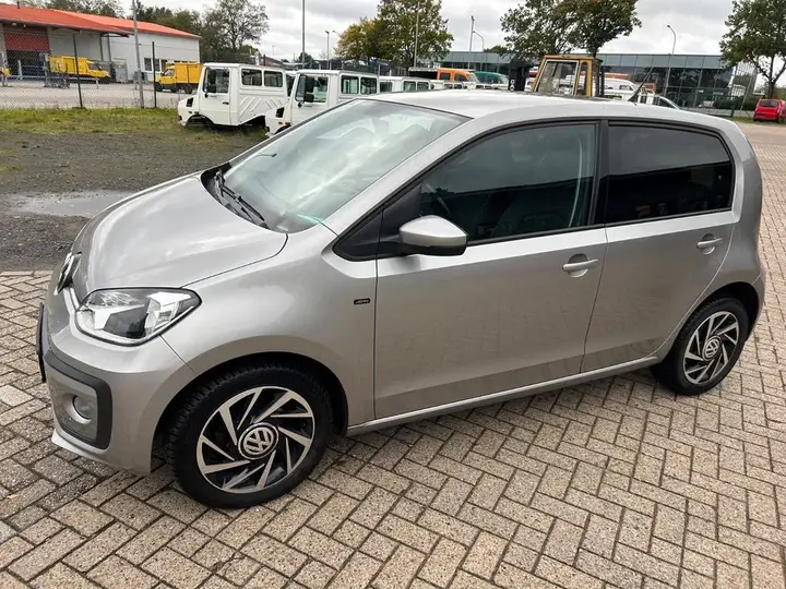 Volkswagen Up