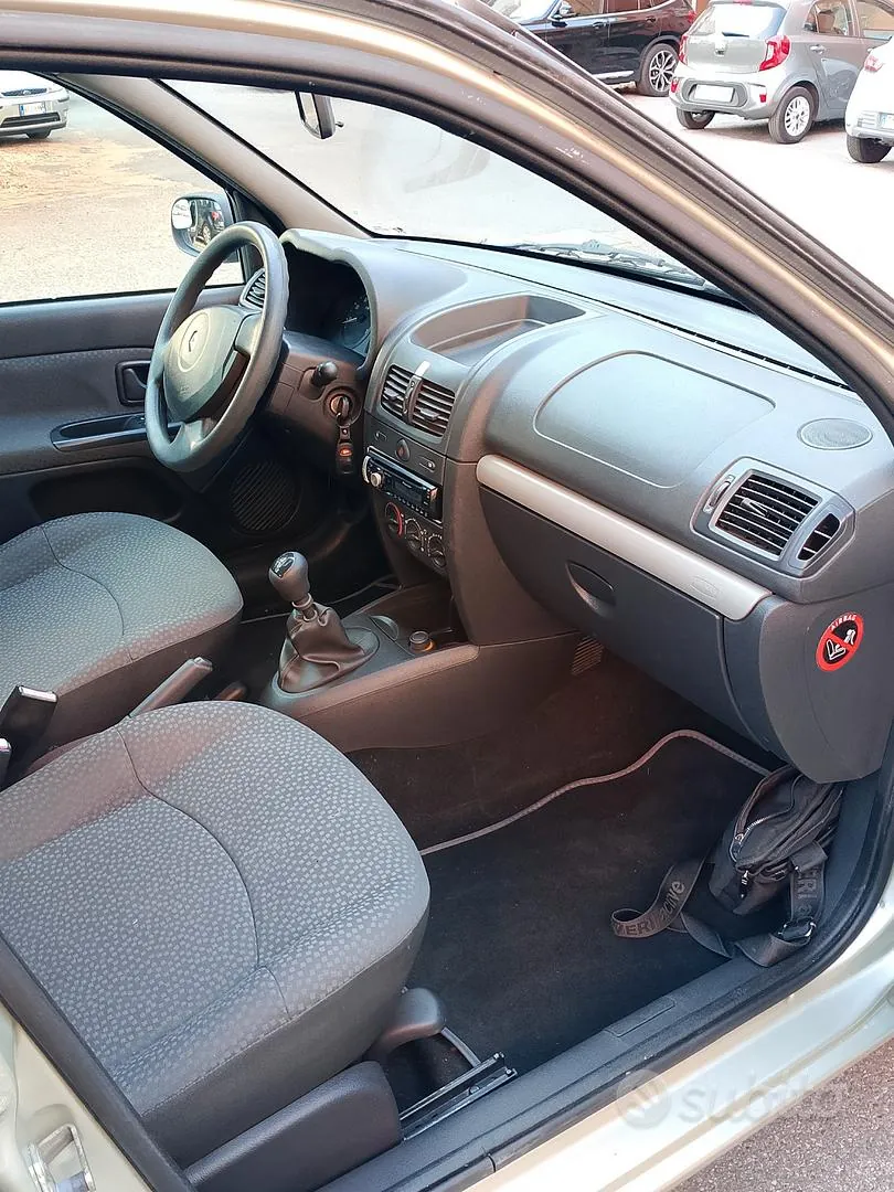 Renault Clio 2008 photo 5