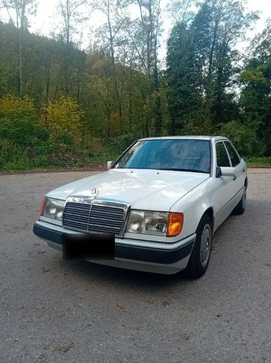 Mercedes-Benz W124