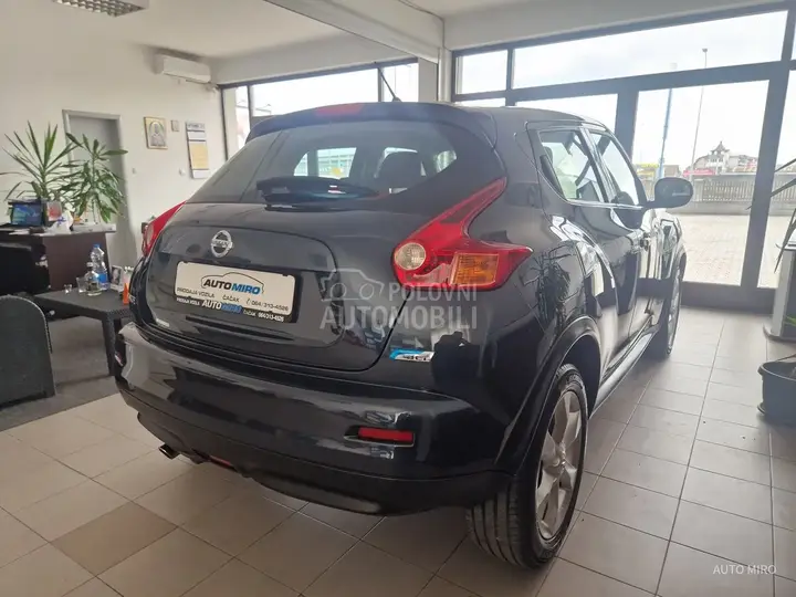 Nissan Juke 2011 photo 2