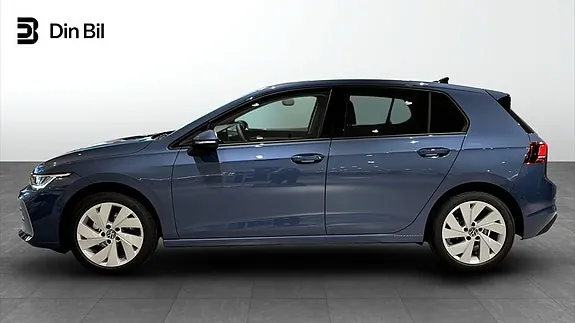 Volkswagen Golf I 2026 photo 2