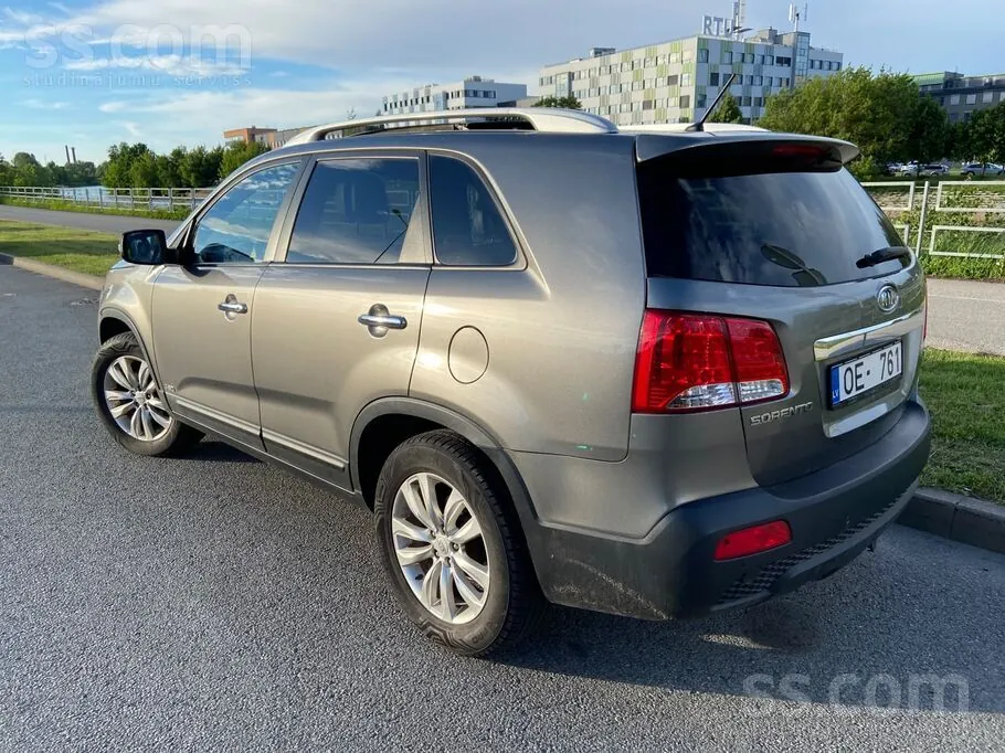 Kia Sorento 2010 photo 2