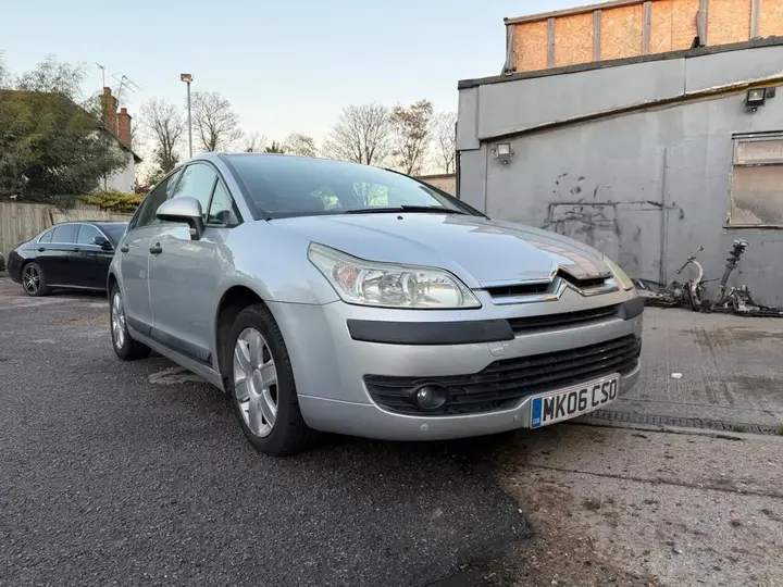 Citroen C4 2006 photo 4