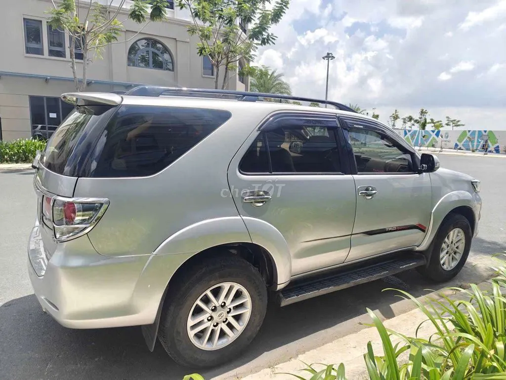 Toyota Fortuner 2013 photo 3