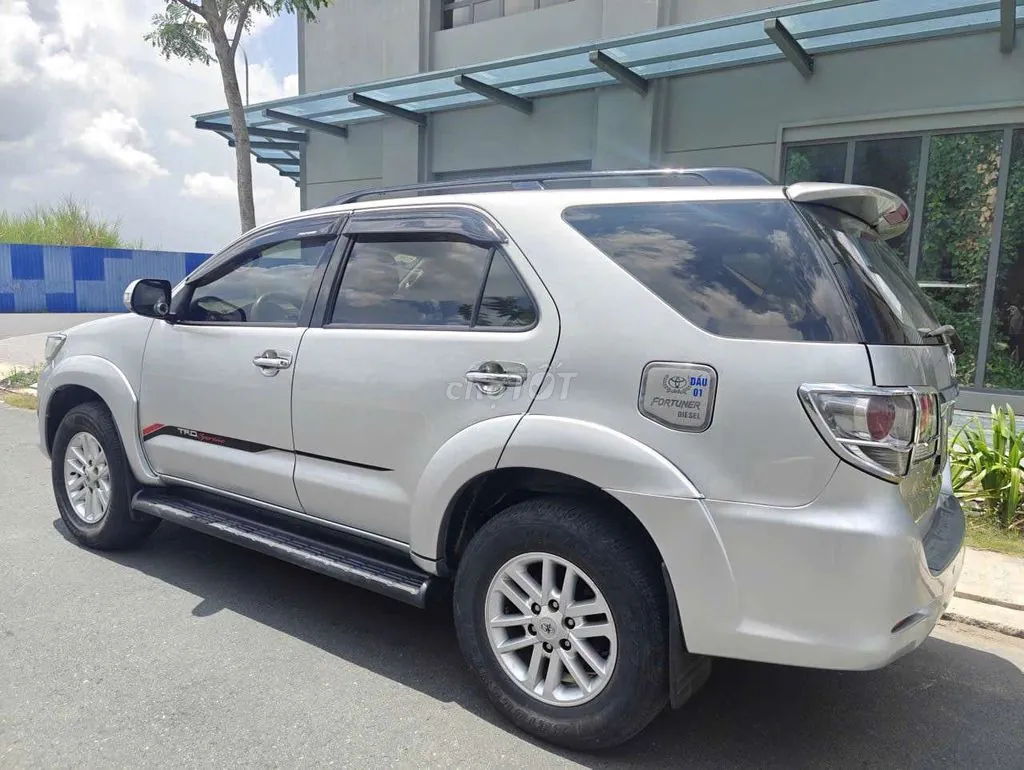 Toyota Fortuner 2013 photo 4