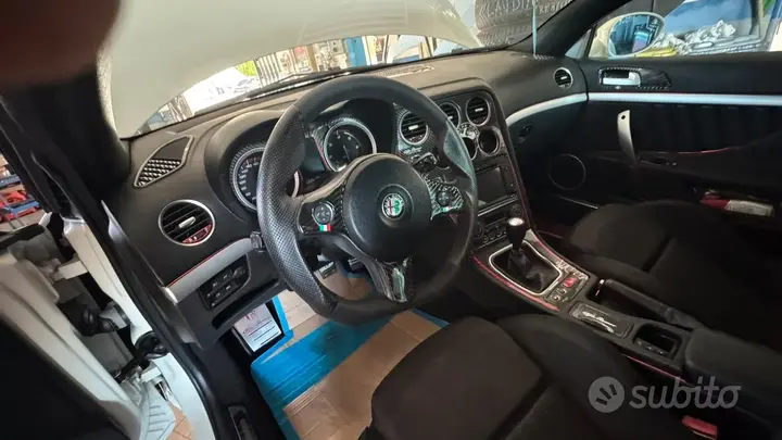 Alfa Romeo Spider 2010 photo 5