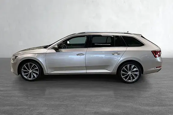 Skoda Superb 2017 photo 5