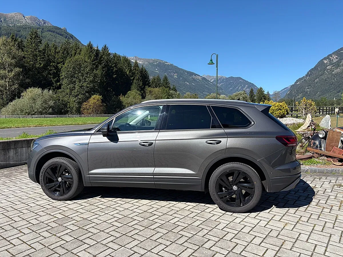 Volkswagen Touareg 2019 photo 2