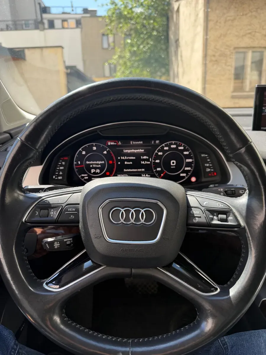 Audi Q7 2016 photo 2
