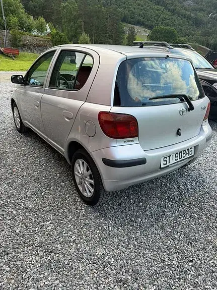 Toyota Yaris 2003 photo 3