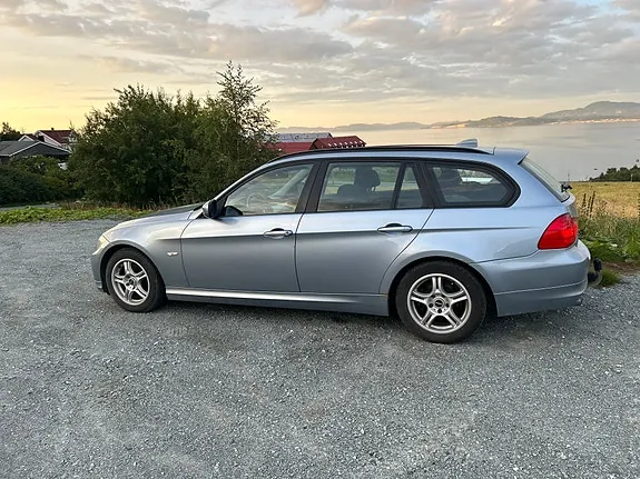 BMW 318D 2012 photo 4
