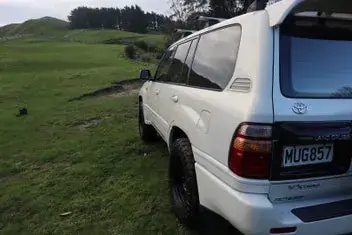 Toyota Land Cruiser 1998 photo 3