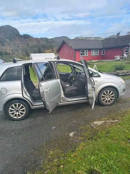 Opel Zafira 2008 photo 2