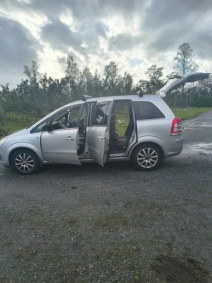 Opel Zafira 2008 photo 3