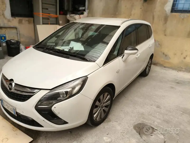 Opel Zafira 2014 photo 2