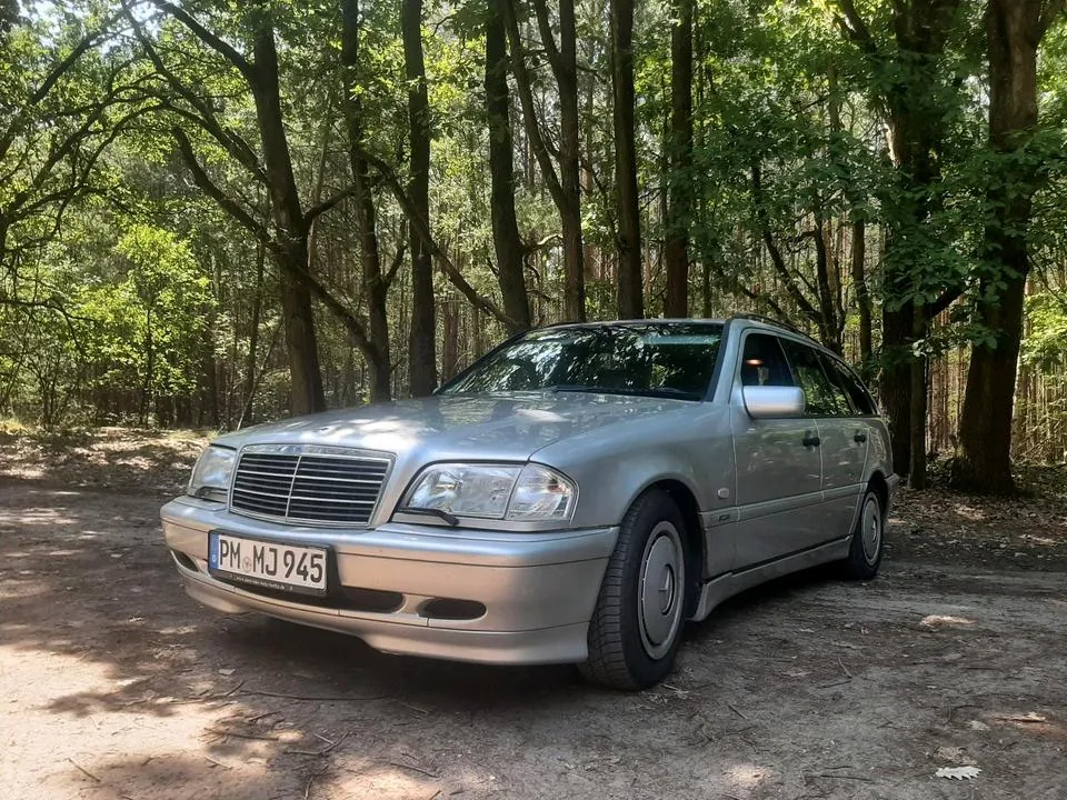 Mercedes-Benz C 240