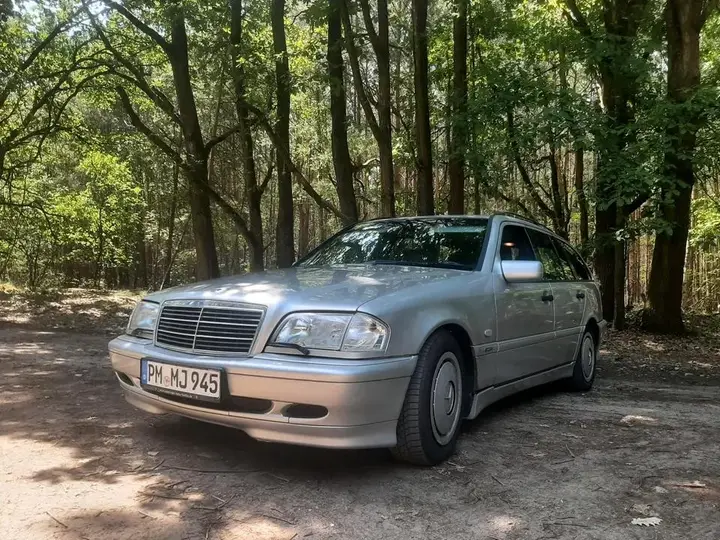 Mercedes-Benz C 240