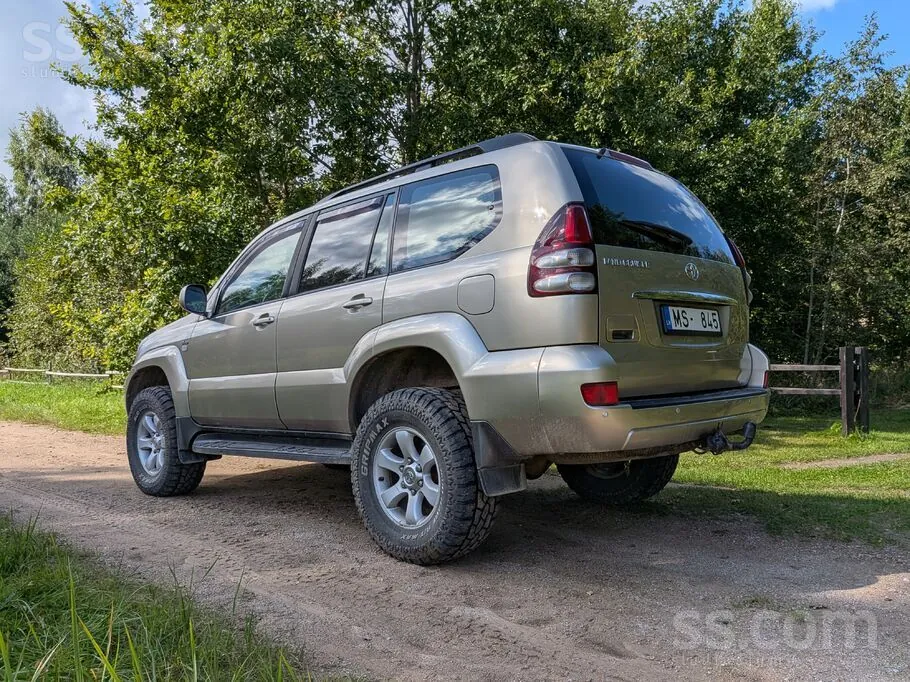 Toyota Land Cruiser 2005 photo 3