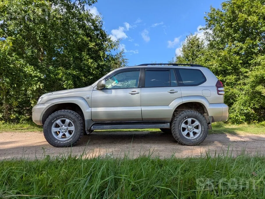 Toyota Land Cruiser 2005 photo 2
