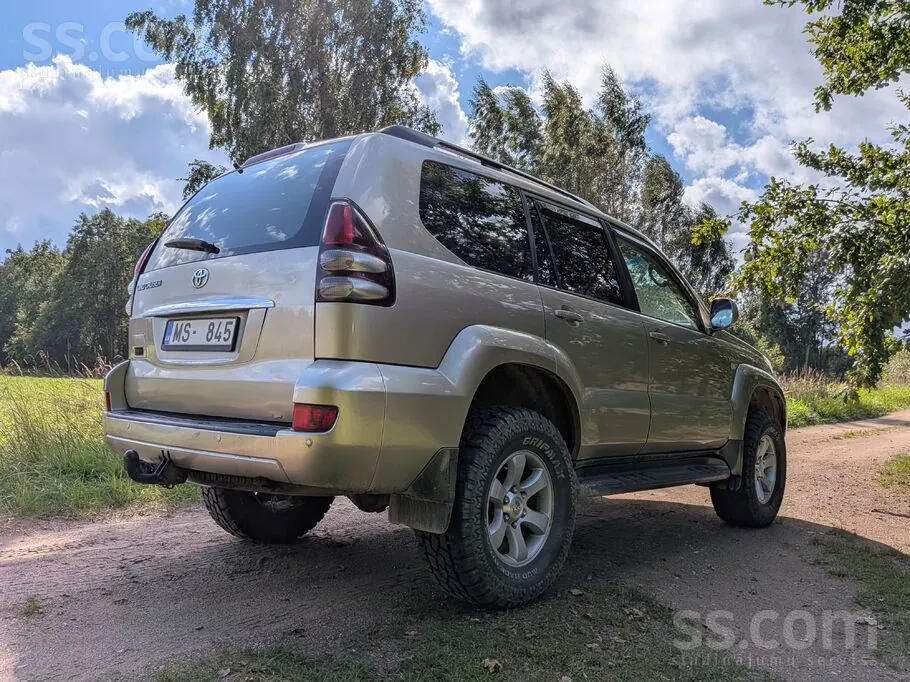 Toyota Land Cruiser 2005 photo 4
