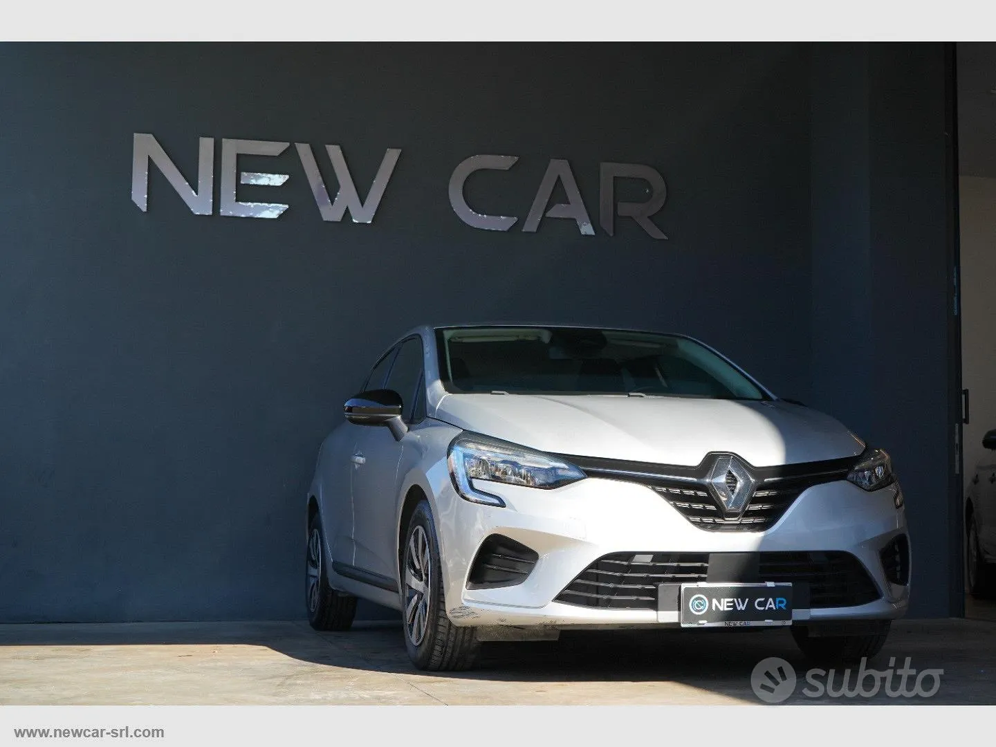 Renault Clio 2023 photo 2