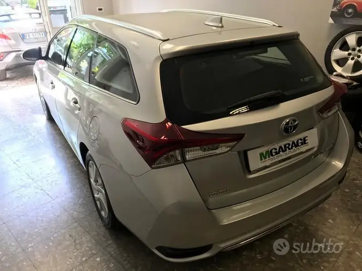 Toyota Auris 2018 photo 3