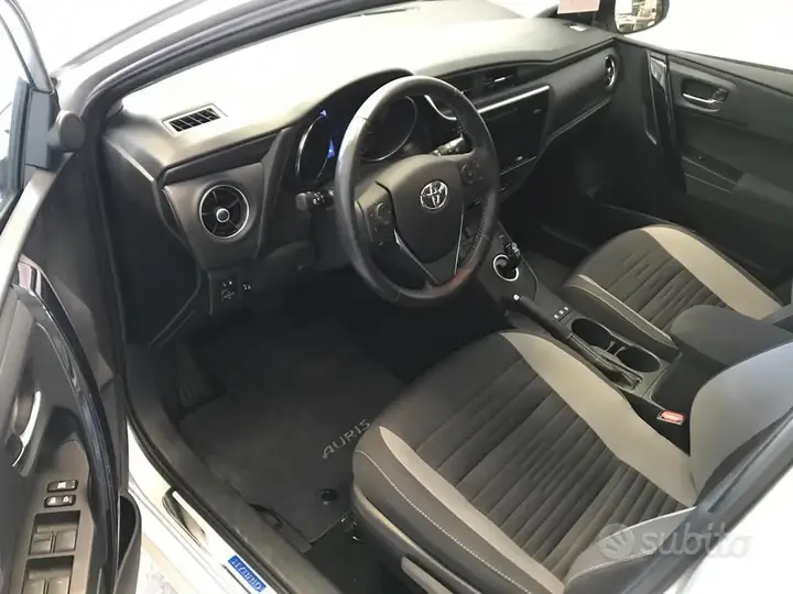 Toyota Auris 2018 photo 4