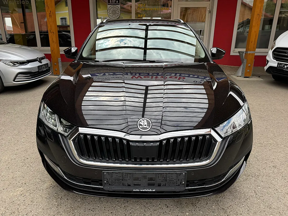 Skoda Octavia 2023 photo 2