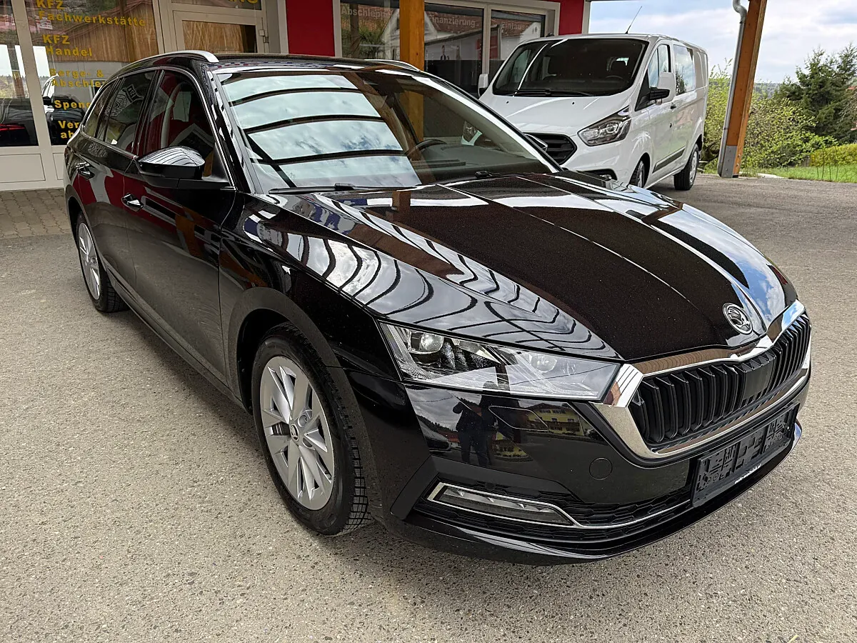 Skoda Octavia 2023 photo 3