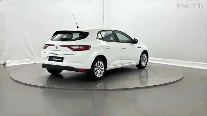 Renault Megane 2019 photo 5