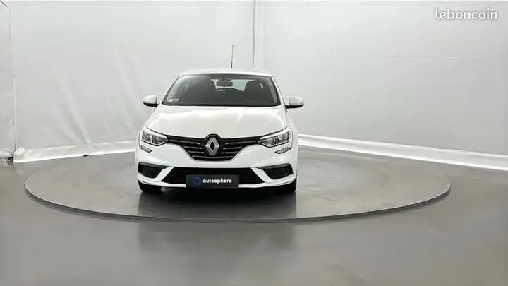 Renault Megane 2019 photo 2