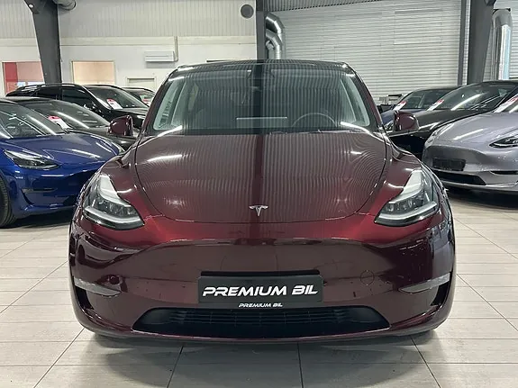 Tesla Model Y 2023 photo 2