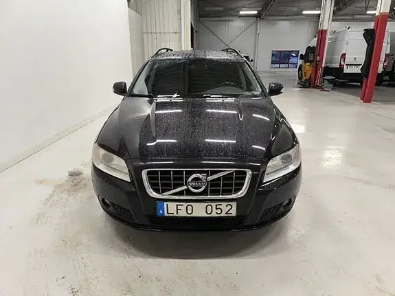 Volvo V70 2011 photo 2