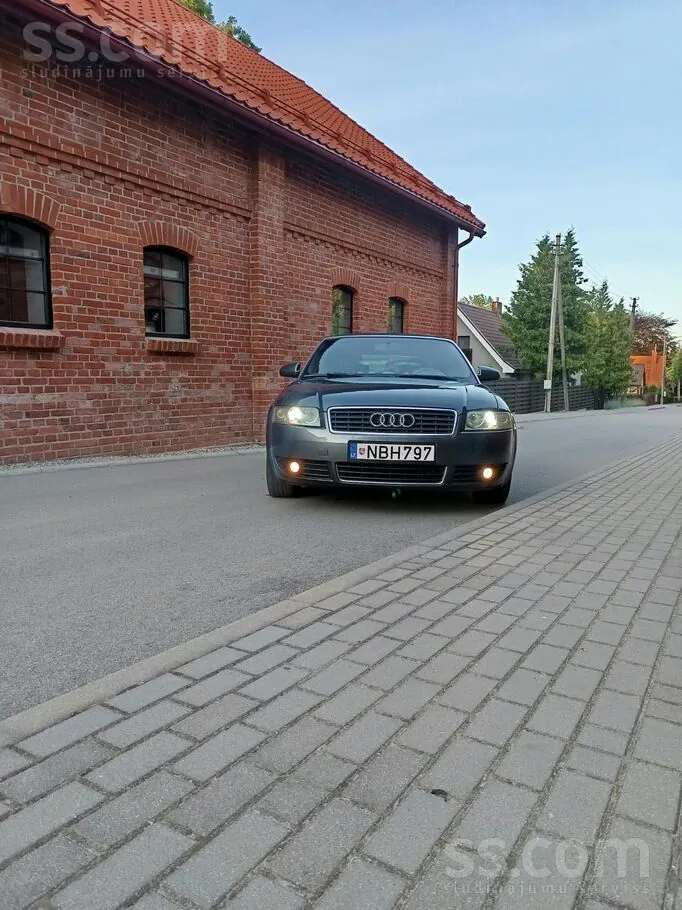 Audi A4 2002 photo 2