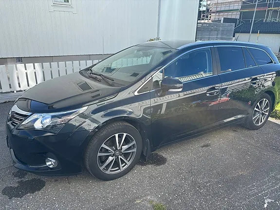 Toyota Avensis 2014 photo 3