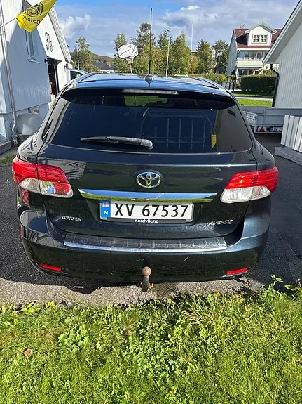 Toyota Avensis 2014 photo 2